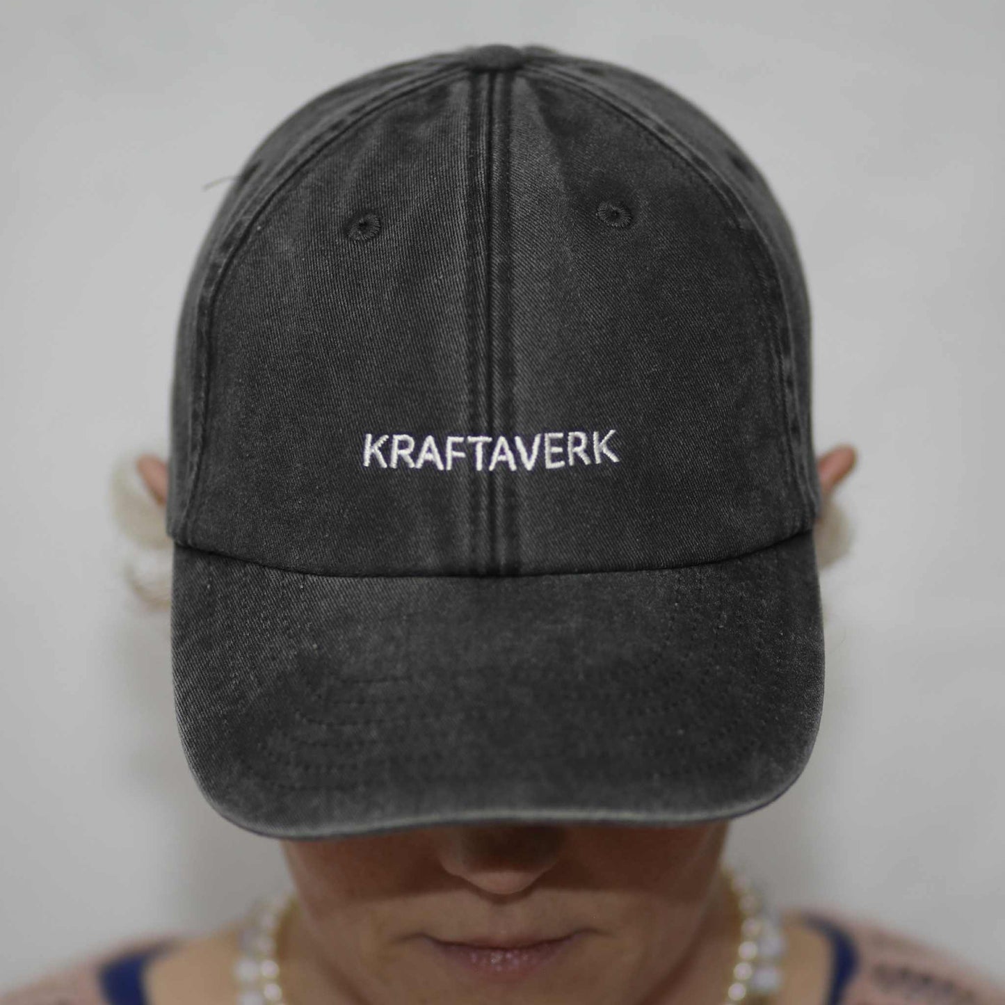 Kraftaverk - Derhúfa - Svört